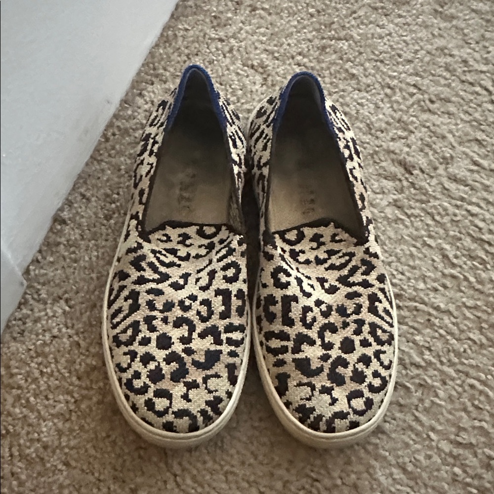 Rothys Leopard‎ Print Slip-On Sneakers Rounded Toe US 7.5